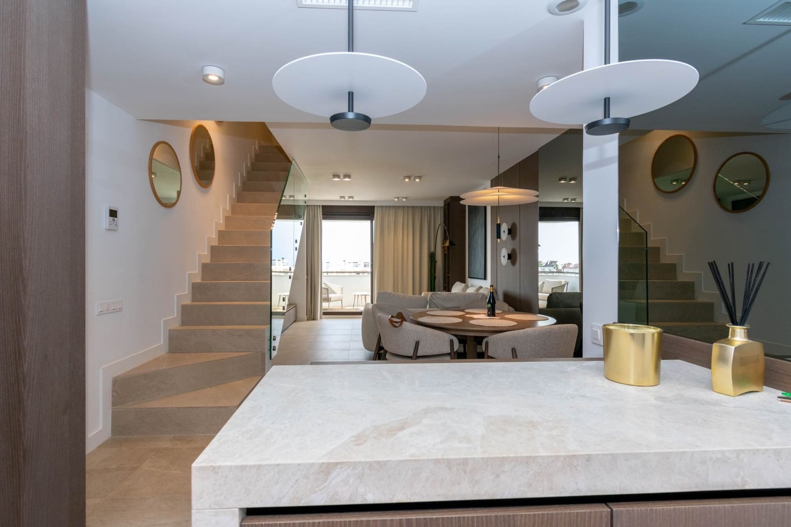 Ático de 3 habitaciones en Estepona en venta con piscina garaje - 1.390.000 € (Ref: 9999737)