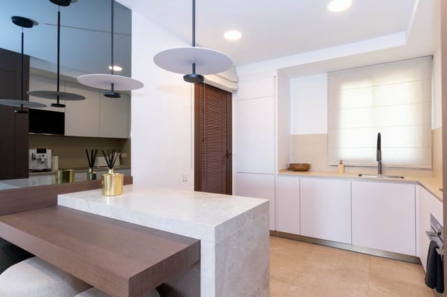 3 bedroom Penthouse for sale in Estepona with pool garage - € 1,390,000 (Ref: 9999737)
