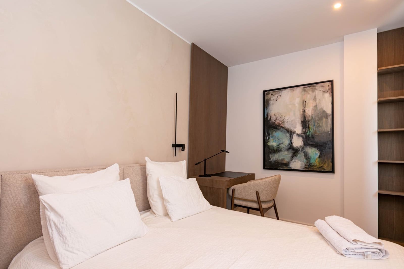 Ático de 3 habitaciones en Estepona en venta con piscina garaje - 1.390.000 € (Ref: 9999737)