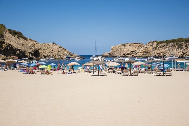 2 soveværelse Lejlighed til salg i Cala Vadella, San Jose / Sant Josep de Sa Talaia med swimmingpool - € 550.000 (Ref: 4391841)