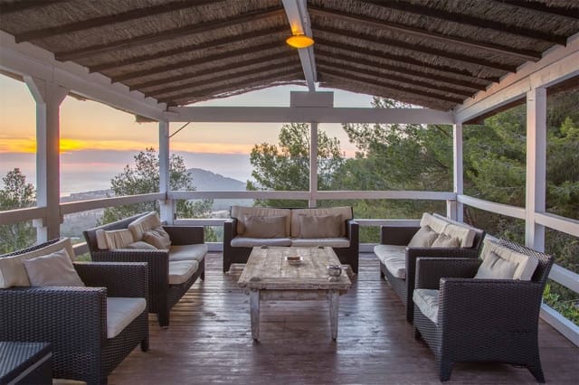 5 soveværelse Villa til salg i Cala d'Hort, San Jose / Sant Josep de Sa Talaia med swimmingpool - € 3.300.000 (Ref: 5145688)