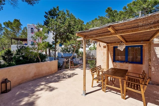 6 bedroom Villa for sale in Cala Salada, Sant Antoni de Portmany with pool - € 1,950,000 (Ref: 6027413)