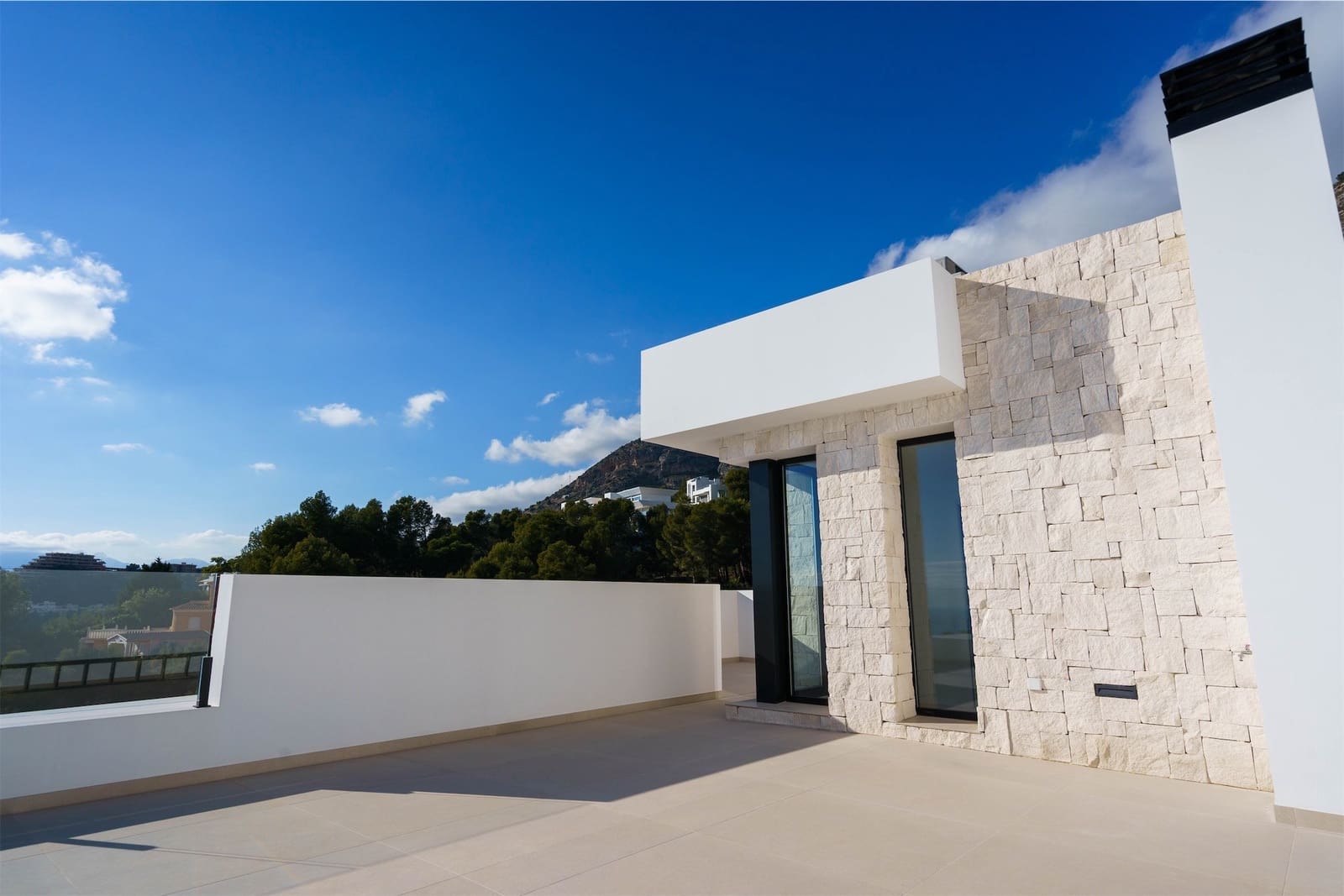 4 bedroom Villa for sale in Altea with pool garage - € 1,700,000 (Ref: 7519742)
