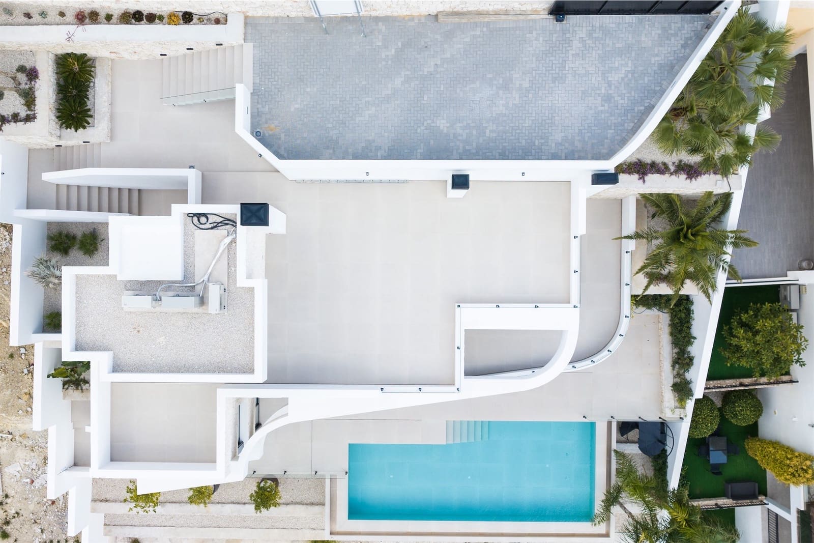 4 bedroom Villa for sale in Altea with pool garage - € 1,700,000 (Ref: 7519742)