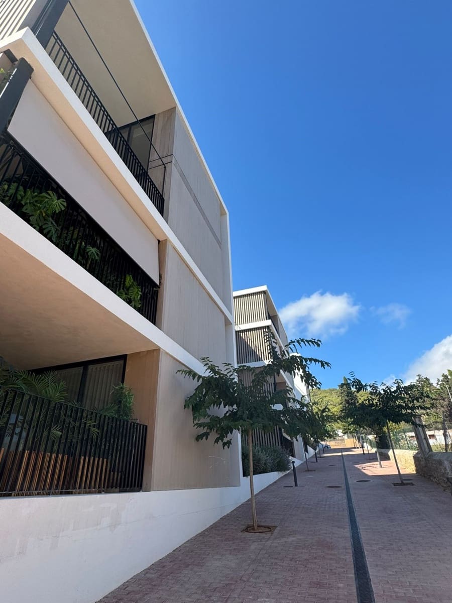 2 sypialnia Apartament na sprzedaż w Santa Eulalia / Santa Eularia z basenem garażem - 795 000 € (Ref: 9394111)