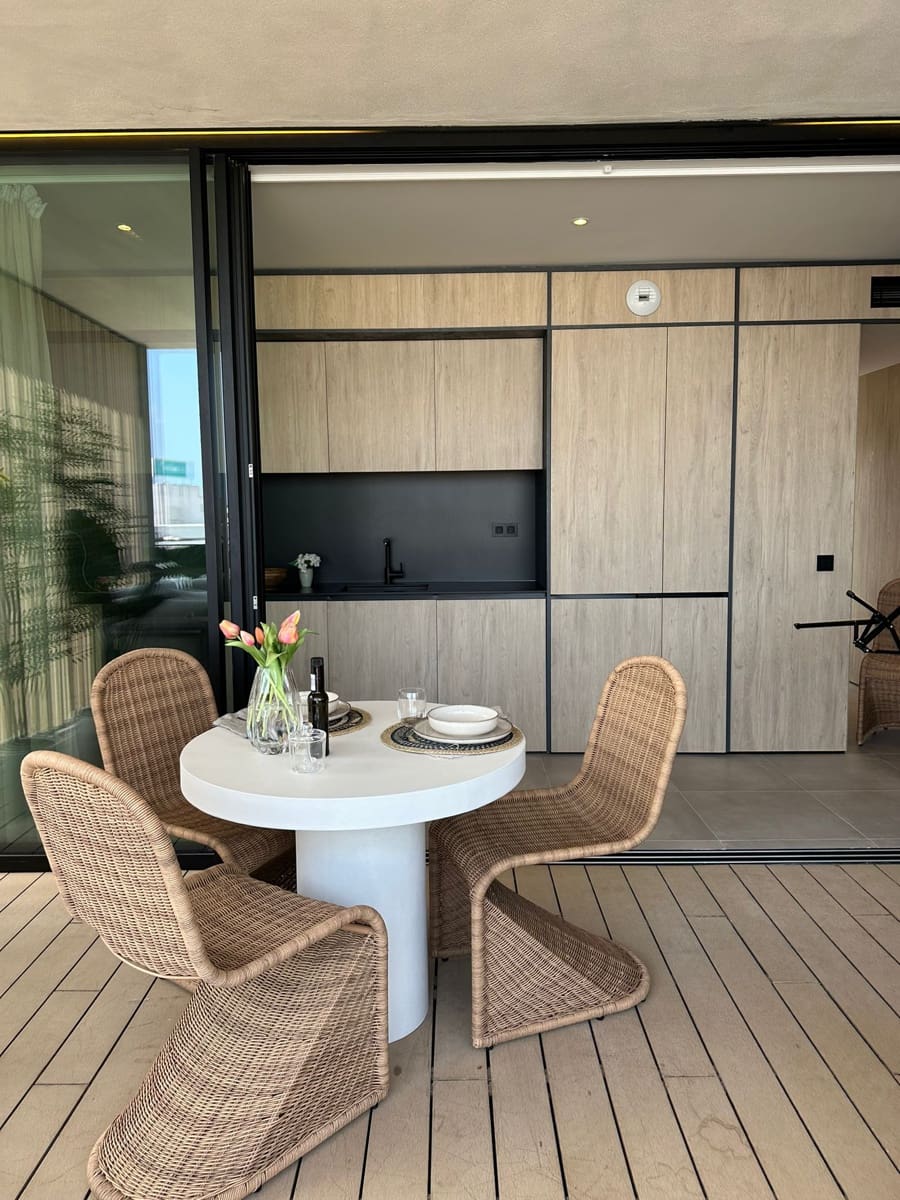 2 sypialnia Apartament na sprzedaż w Santa Eulalia / Santa Eularia z basenem garażem - 795 000 € (Ref: 9394111)