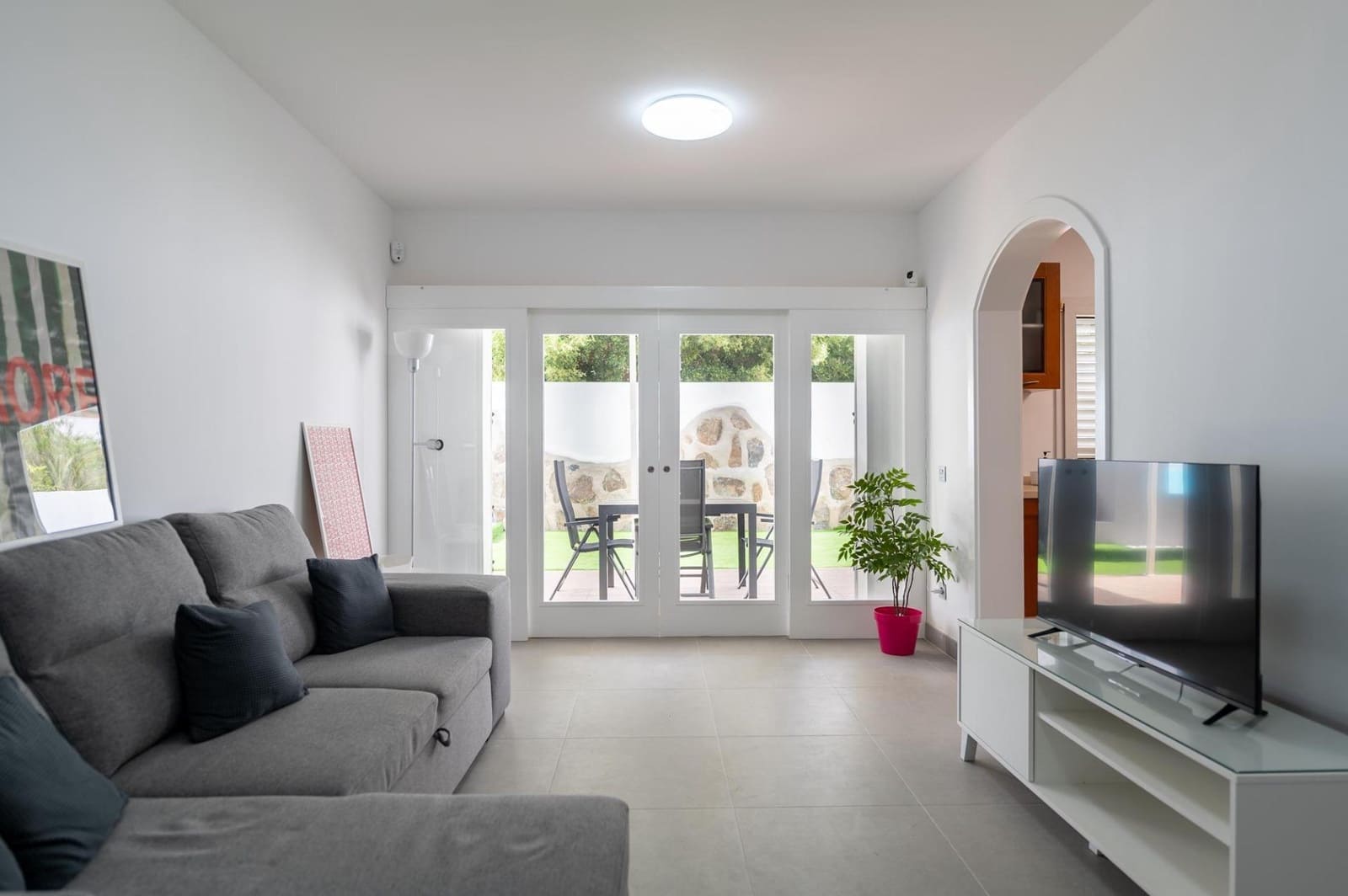 2 bedroom Bungalow for rent in Maspalomas - € 3,000 (Ref: 10157991)