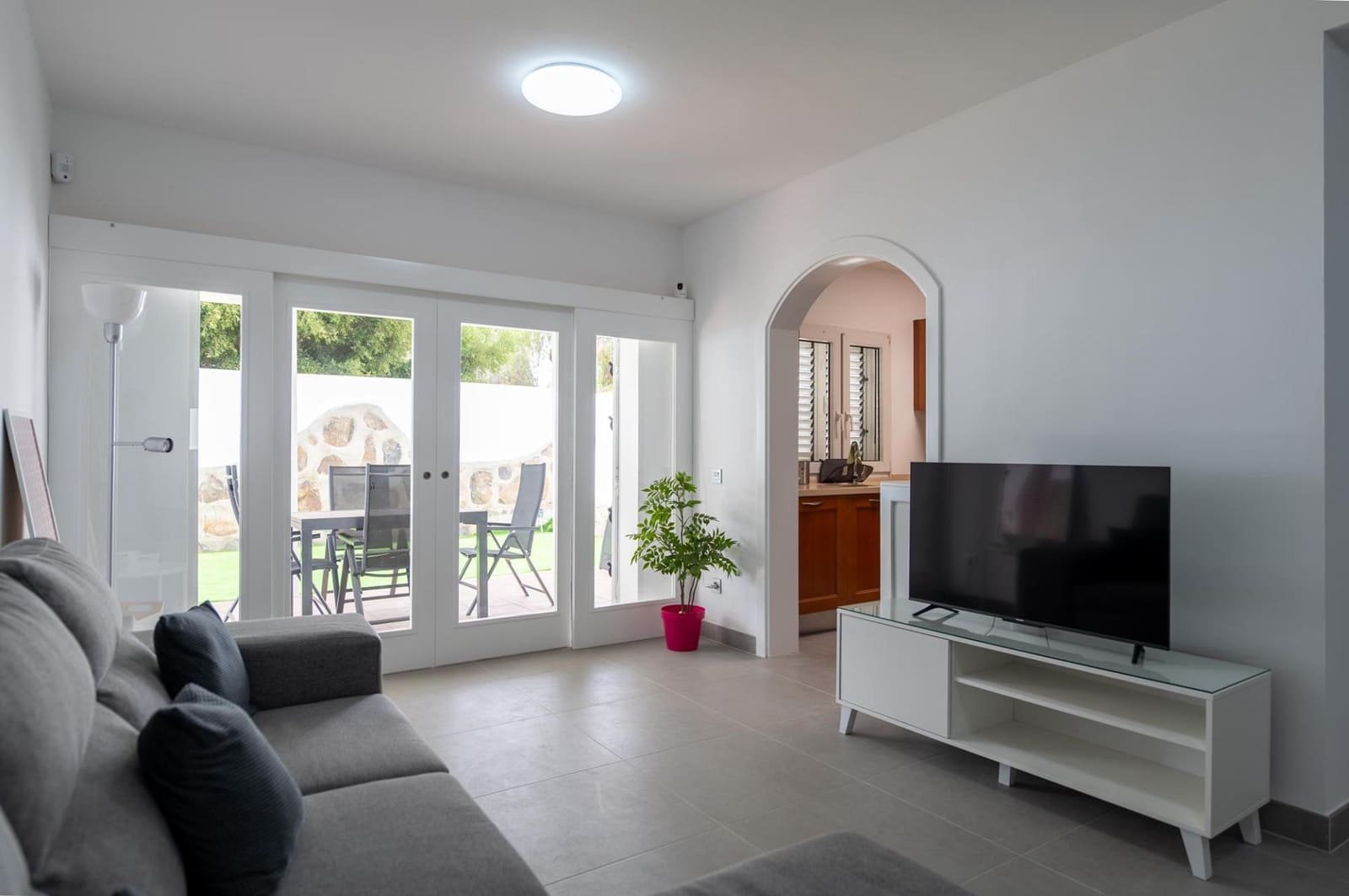 2 bedroom Bungalow for rent in Maspalomas - € 3,000 (Ref: 10157991)