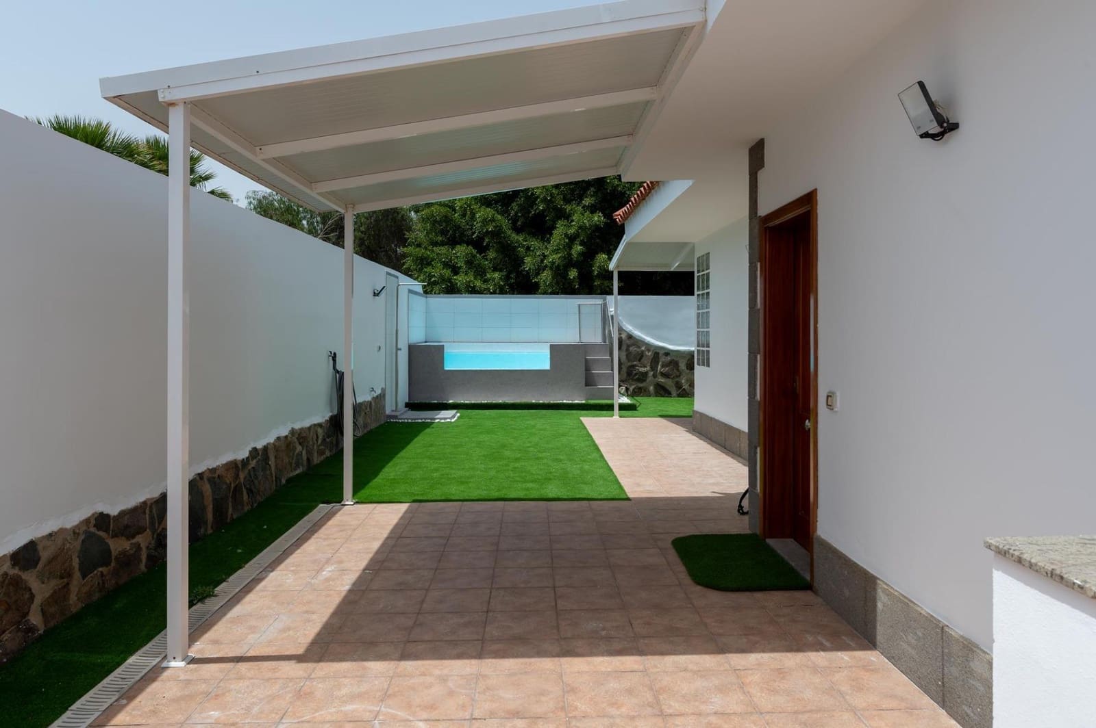 2 bedroom Bungalow for rent in Maspalomas - € 3,000 (Ref: 10157991)