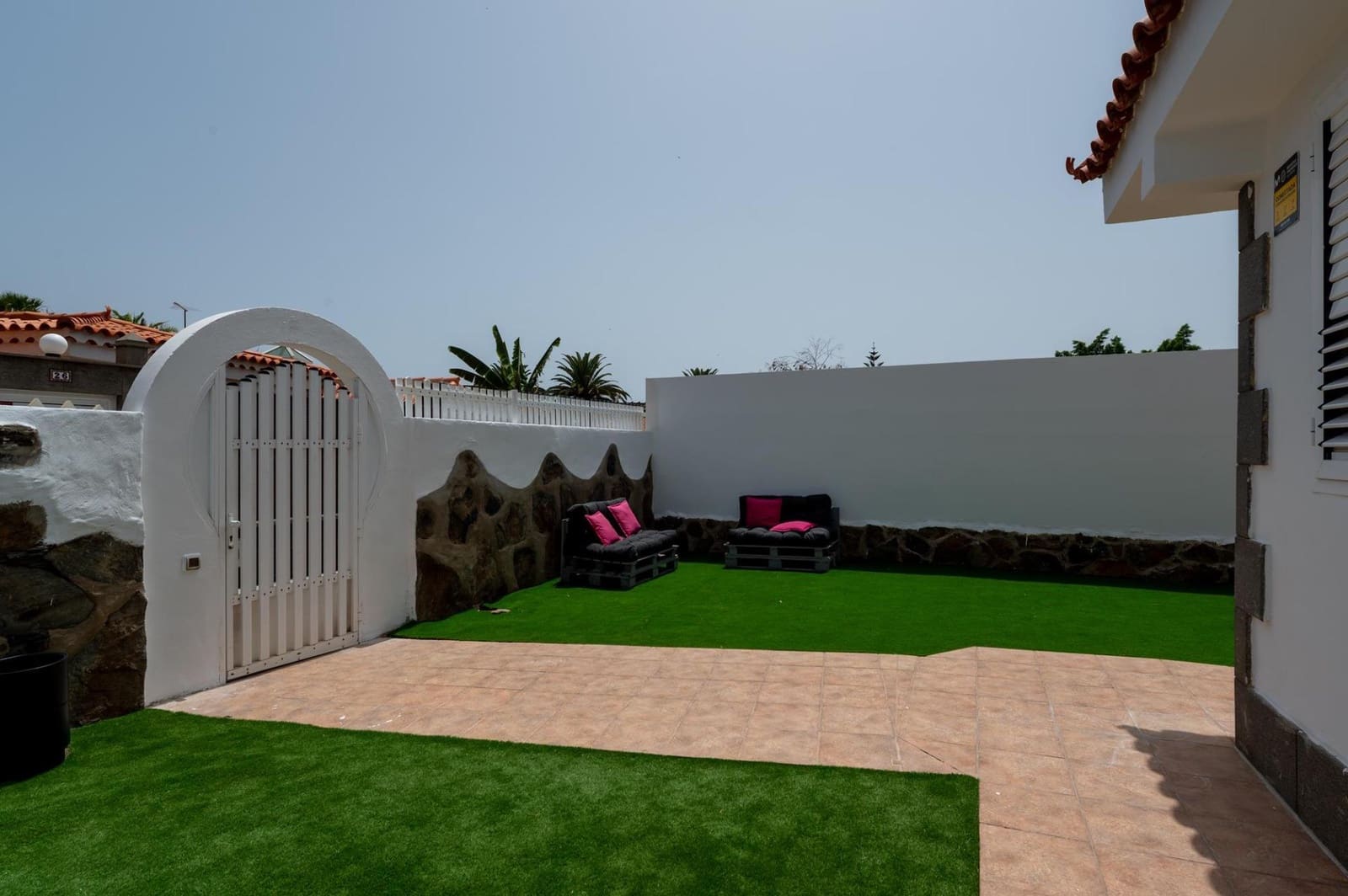 2 bedroom Bungalow for rent in Maspalomas - € 3,000 (Ref: 10157991)