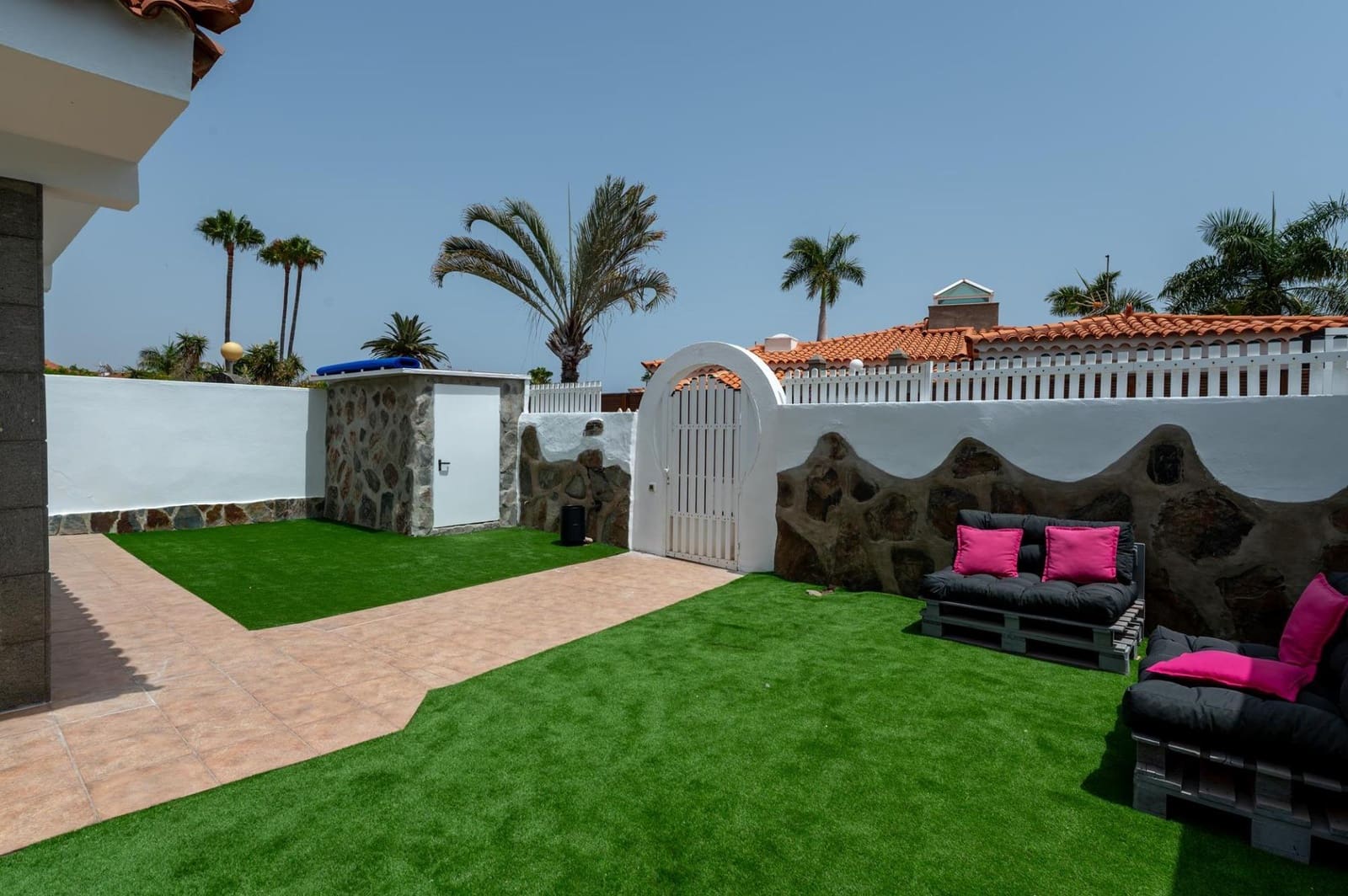 2 bedroom Bungalow for rent in Maspalomas - € 3,000 (Ref: 10157991)