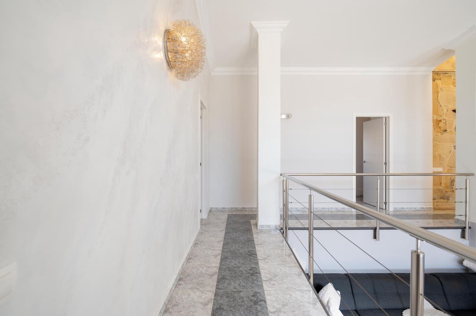 4 soveværelse Villa til salg i Sonneland med swimmingpool garage - € 980.000 (Ref: 8793603)