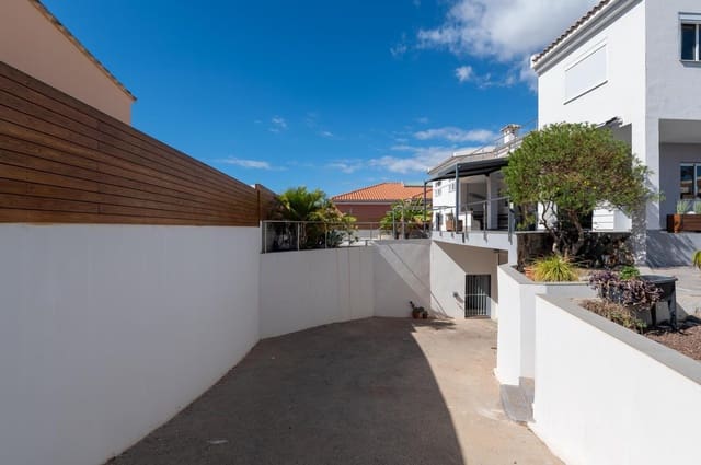 4 soveværelse Villa til salg i Sonneland, San Bartolomé de Tirajana med swimmingpool garage - € 980.000 (Ref: 8793603)