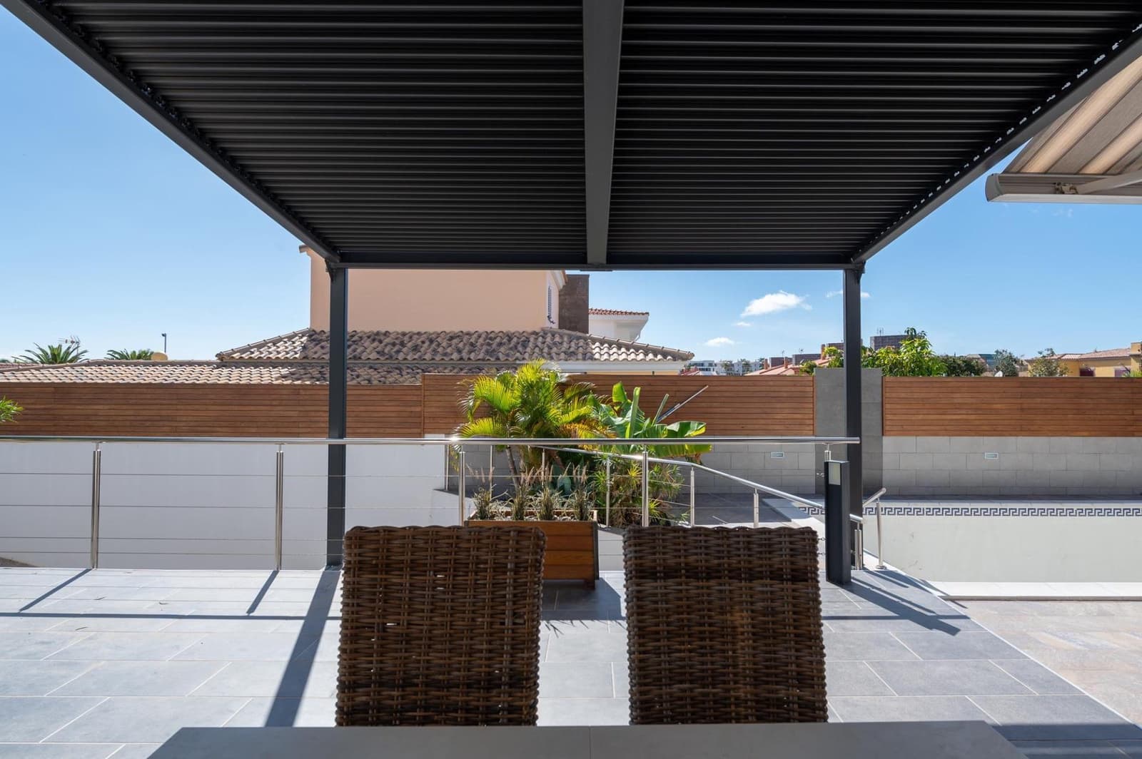 4 soveværelse Villa til salg i Sonneland med swimmingpool garage - € 980.000 (Ref: 8793603)