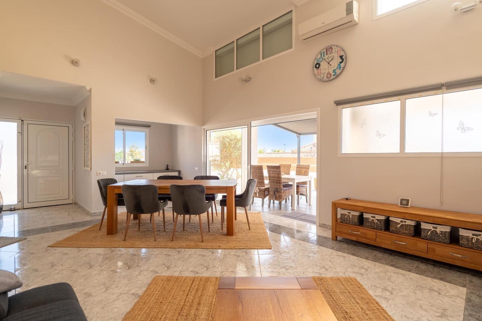 4 soveværelse Villa til salg i Sonneland med swimmingpool garage - € 980.000 (Ref: 8793603)