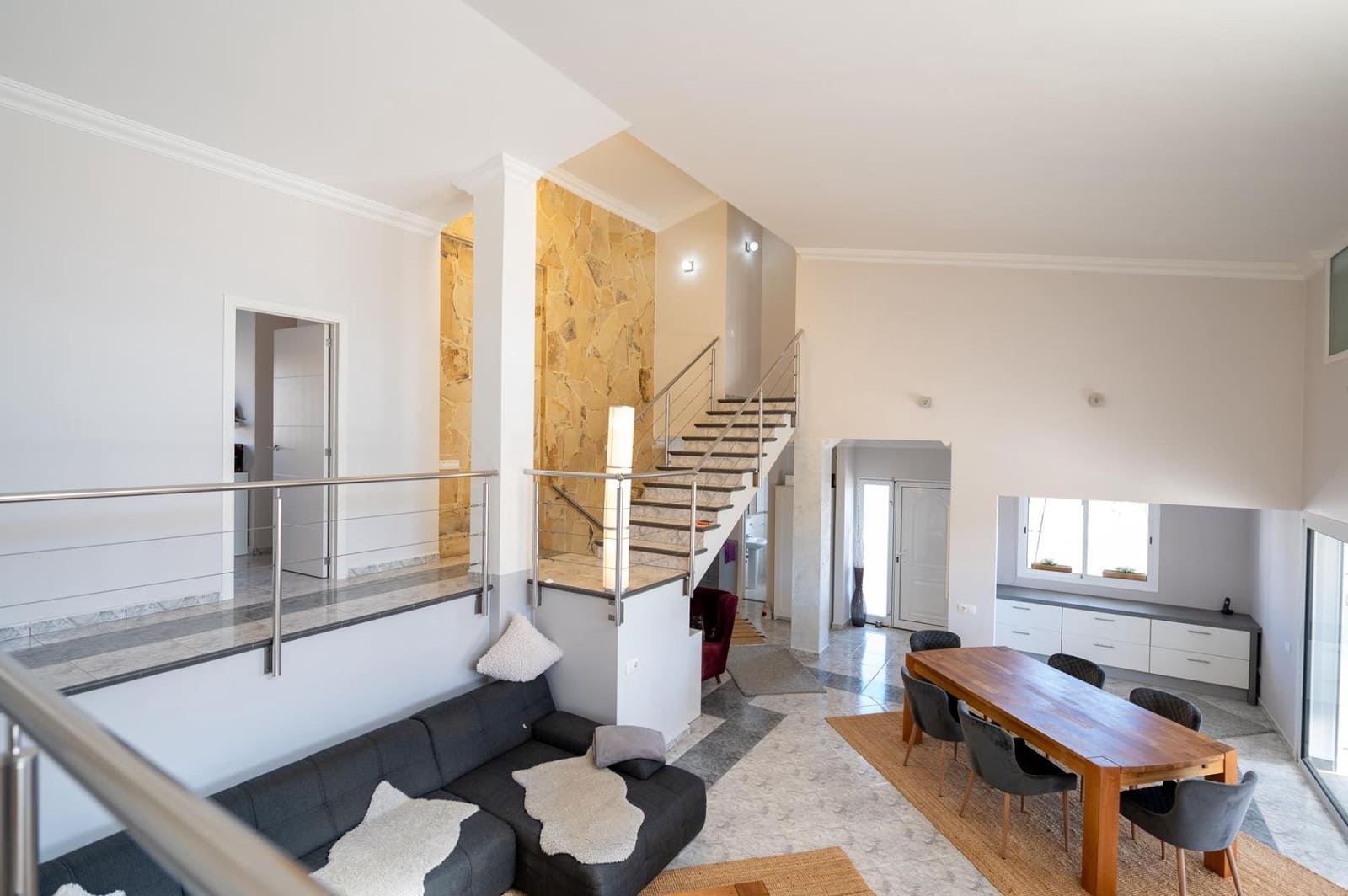 4 soveværelse Villa til salg i Sonneland med swimmingpool garage - € 980.000 (Ref: 8793603)