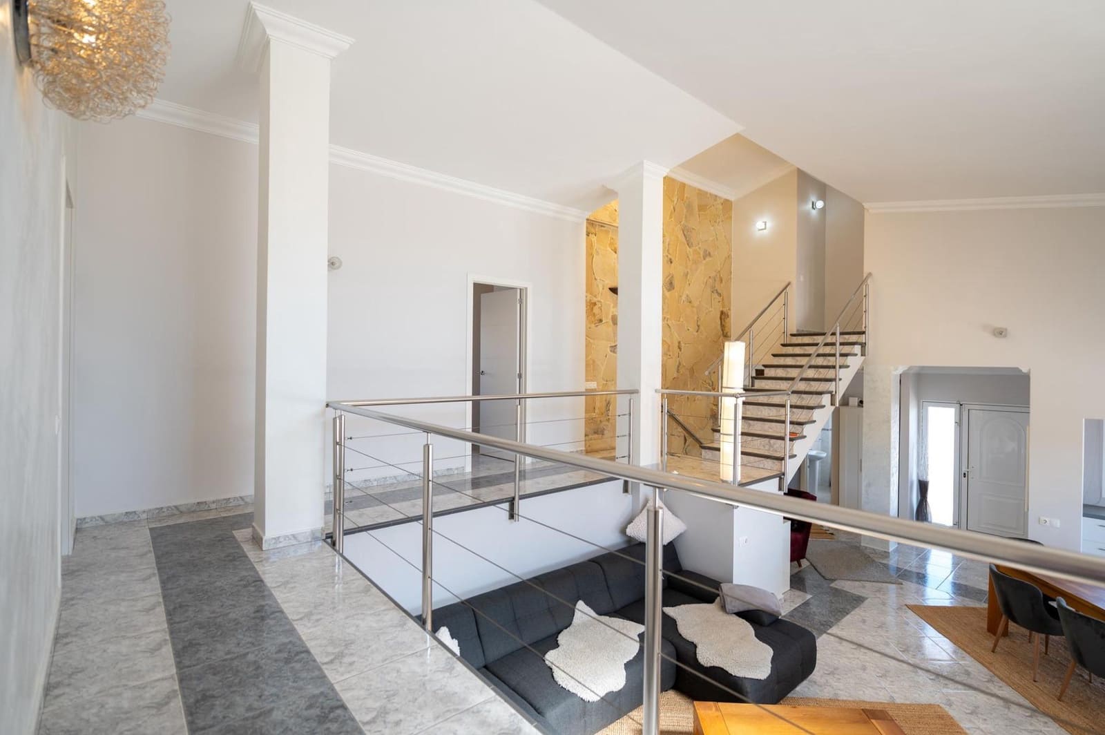 4 soveværelse Villa til salg i Sonneland med swimmingpool garage - € 980.000 (Ref: 8793603)