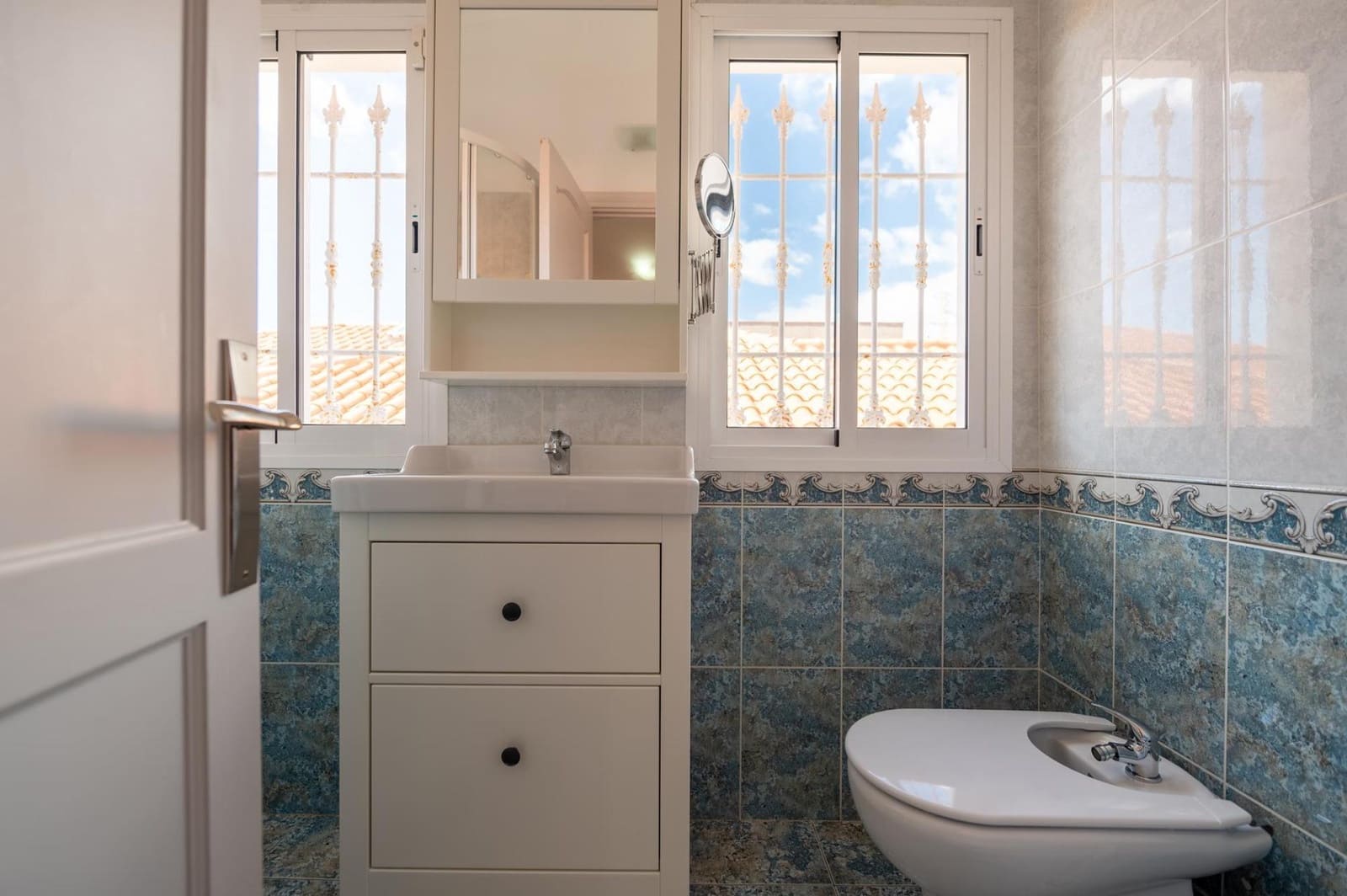 4 soveværelse Villa til salg i Sonneland med swimmingpool garage - € 980.000 (Ref: 8793603)