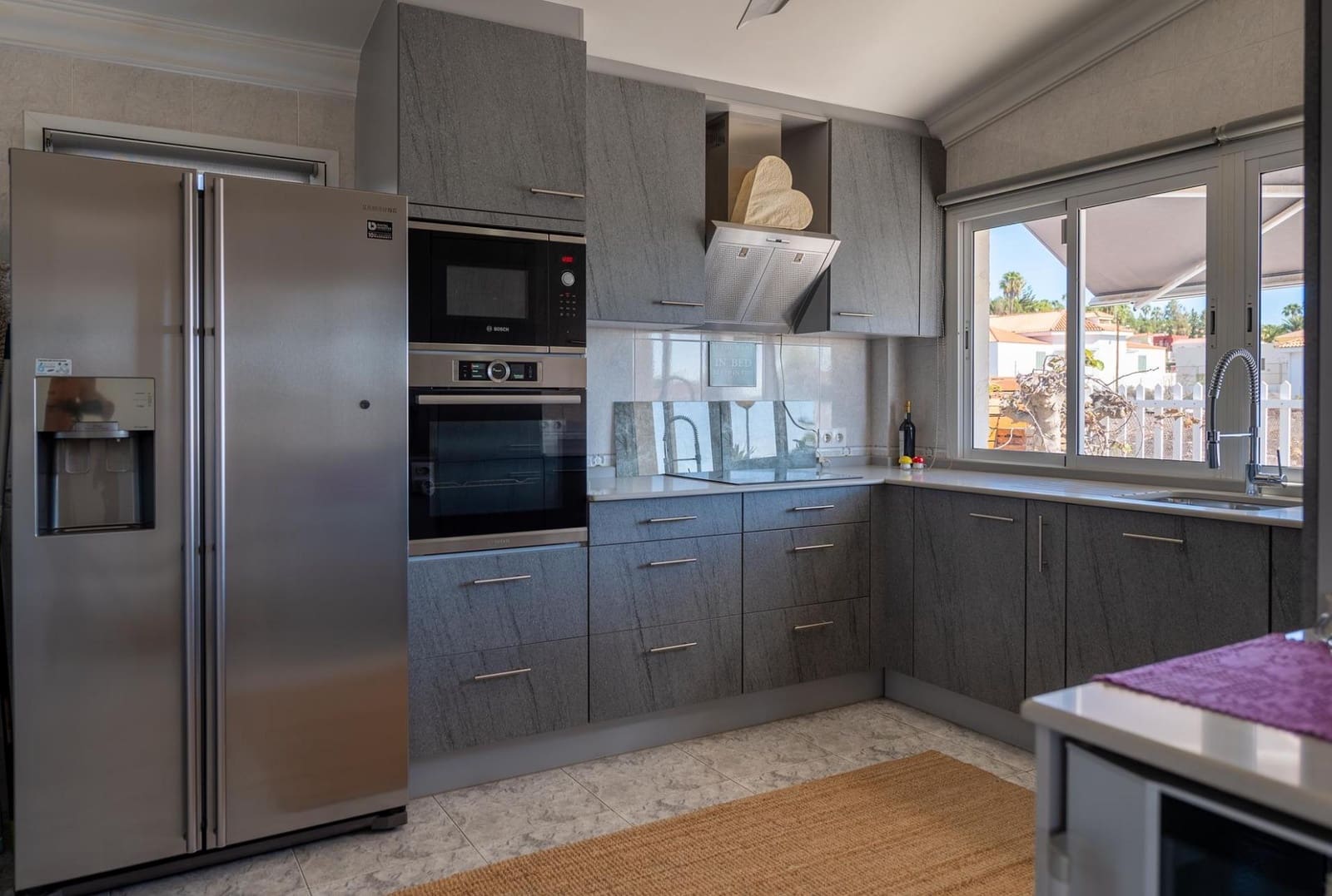 4 soveværelse Villa til salg i Sonneland med swimmingpool garage - € 980.000 (Ref: 8793603)