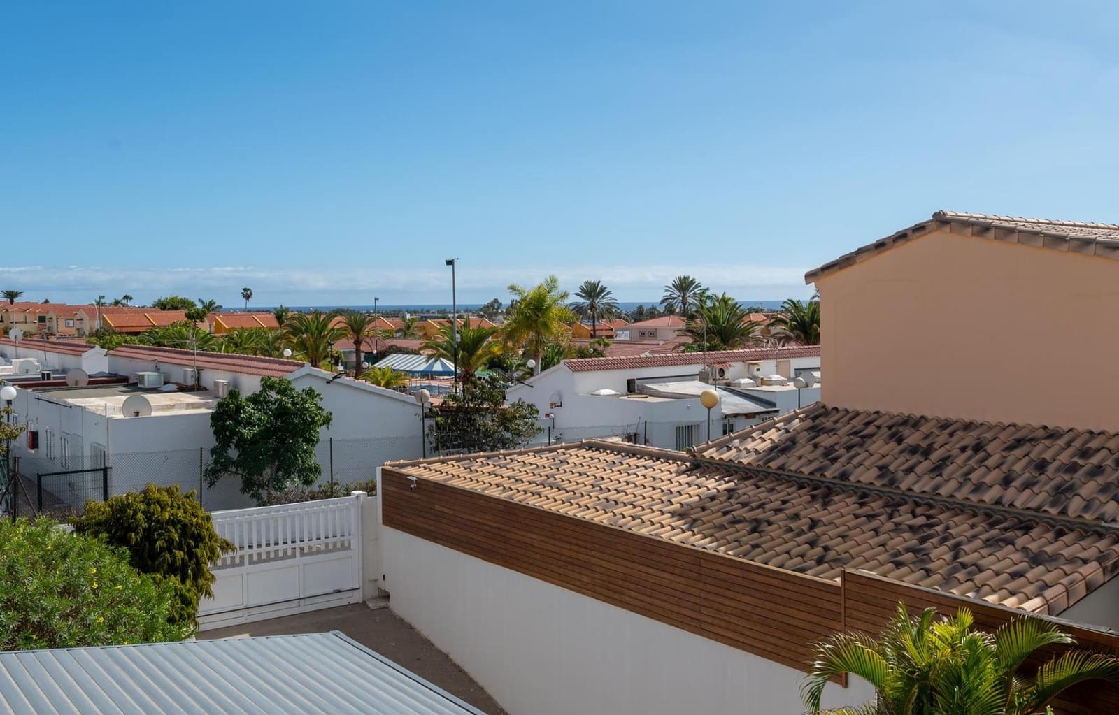 4 soveværelse Villa til salg i Sonneland med swimmingpool garage - € 980.000 (Ref: 8793603)