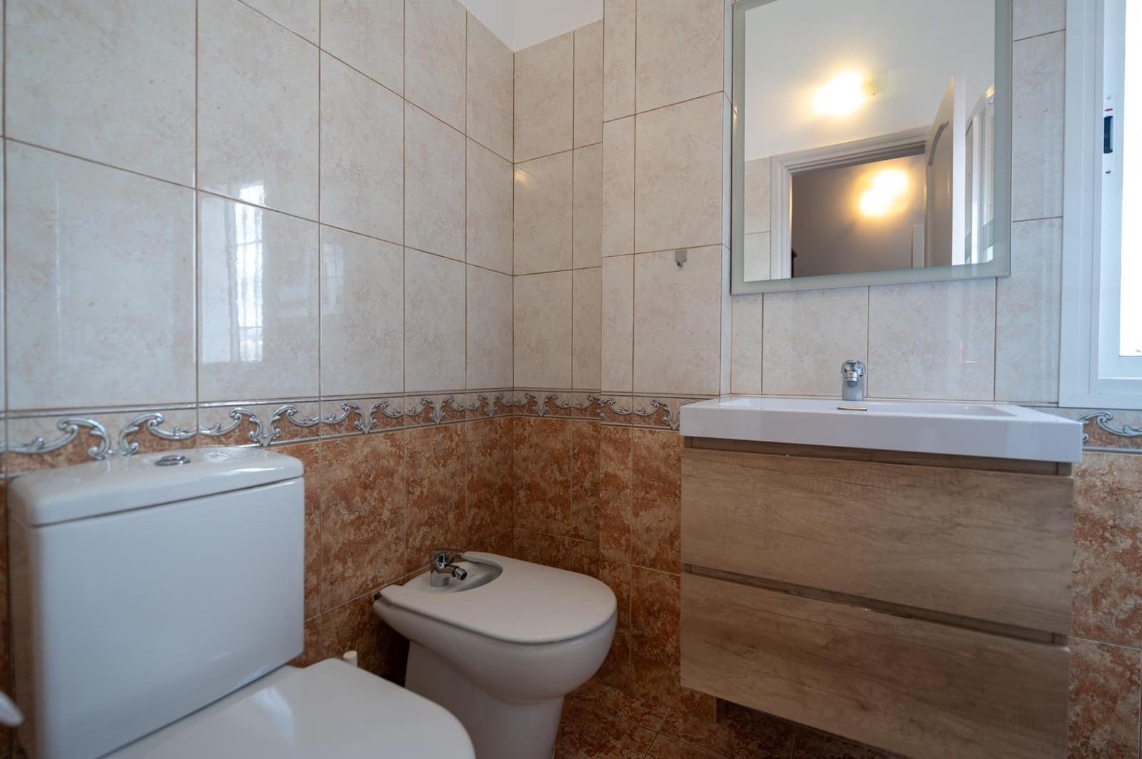 4 soveværelse Villa til salg i Sonneland med swimmingpool garage - € 980.000 (Ref: 8793603)