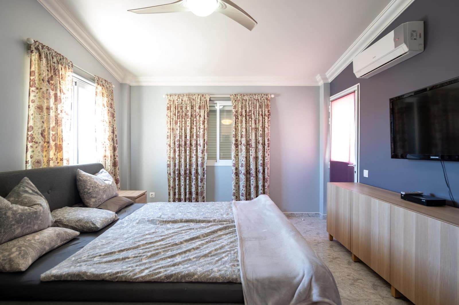 4 soveværelse Villa til salg i Sonneland med swimmingpool garage - € 980.000 (Ref: 8793603)