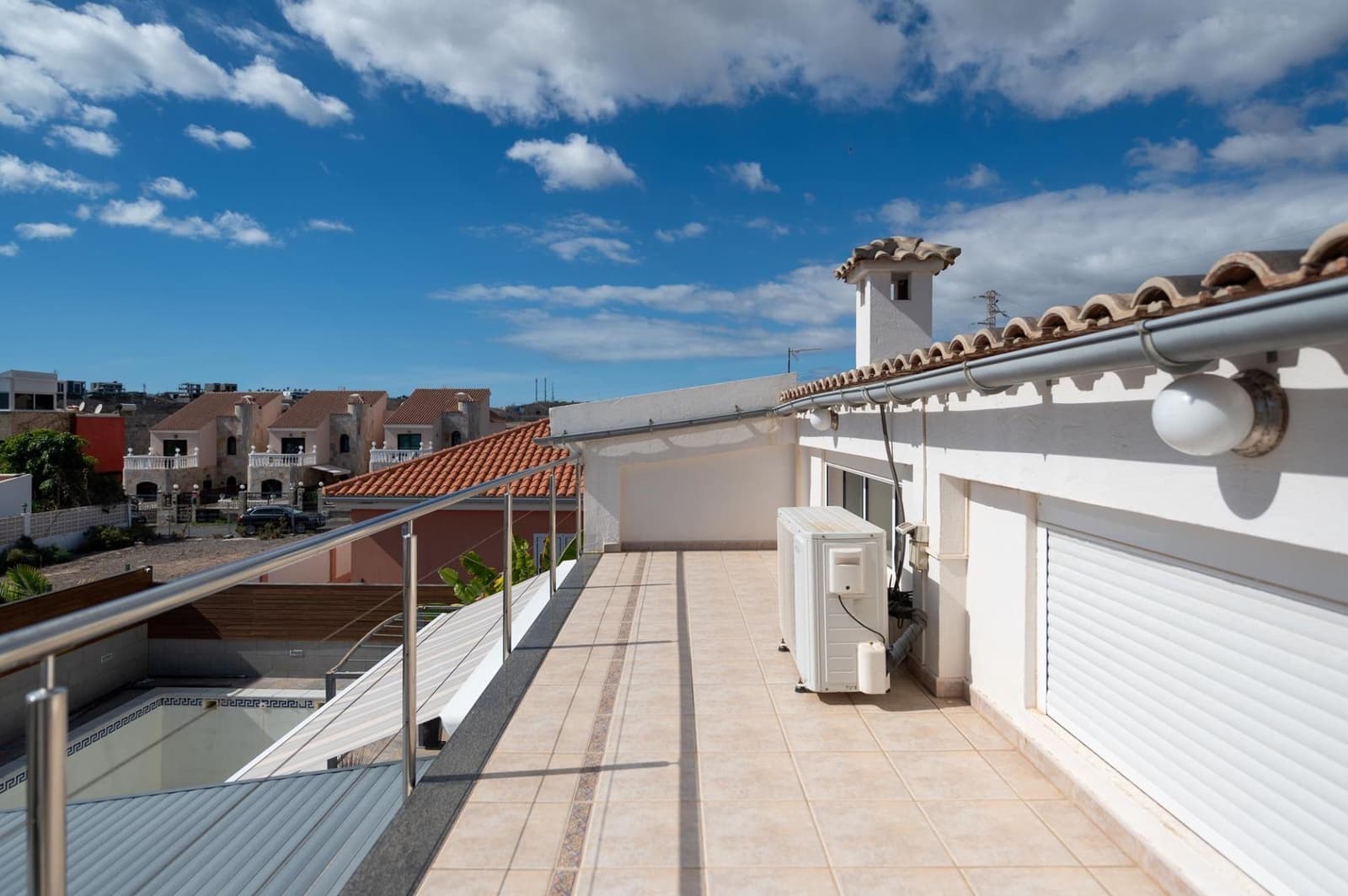 4 soveværelse Villa til salg i Sonneland med swimmingpool garage - € 980.000 (Ref: 8793603)