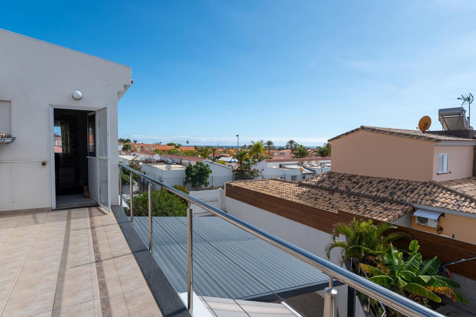 4 soveværelse Villa til salg i Sonneland med swimmingpool garage - € 980.000 (Ref: 8793603)