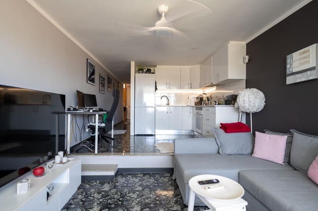 1 slaapkamer Appartement te koop in Playa del Inglés, San Bartolomé de Tirajana met zwembad - € 225.000 (Ref: 9110281)