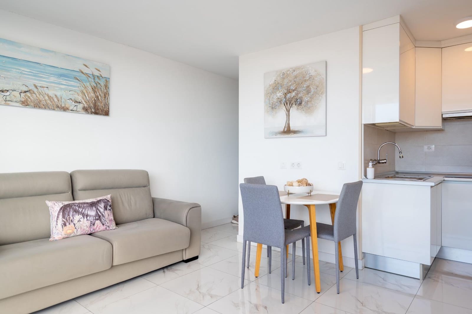 1 bedroom Apartment for rent in Playa del Ingles with pool - € 1,500 (Ref: 9272606)