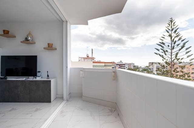 Appartement de 1 chambre à louer à Playa del Inglés, San Bartolomé de Tirajana avec piscine - 1 500 € (Ref: 9272606)