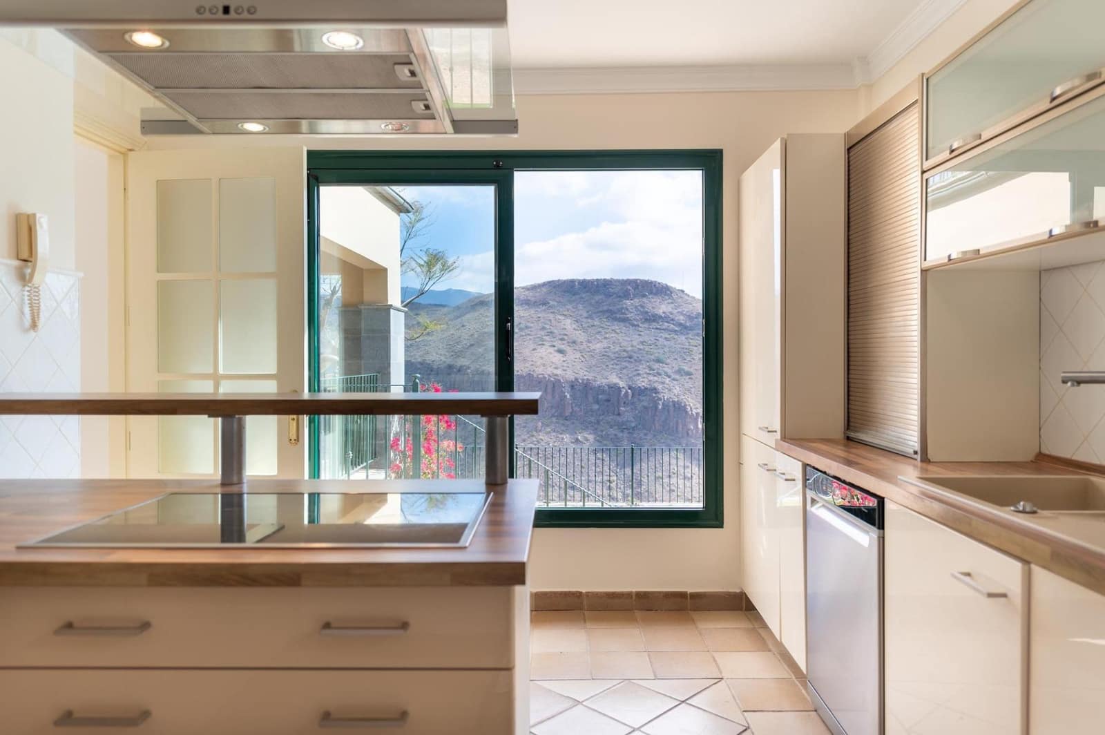 3 makuuhuone Huvila myytävänä paikassa San Bartolome de Tirajana mukana uima-altaan 
autotalli - 949 000 € (Ref: 9367520)