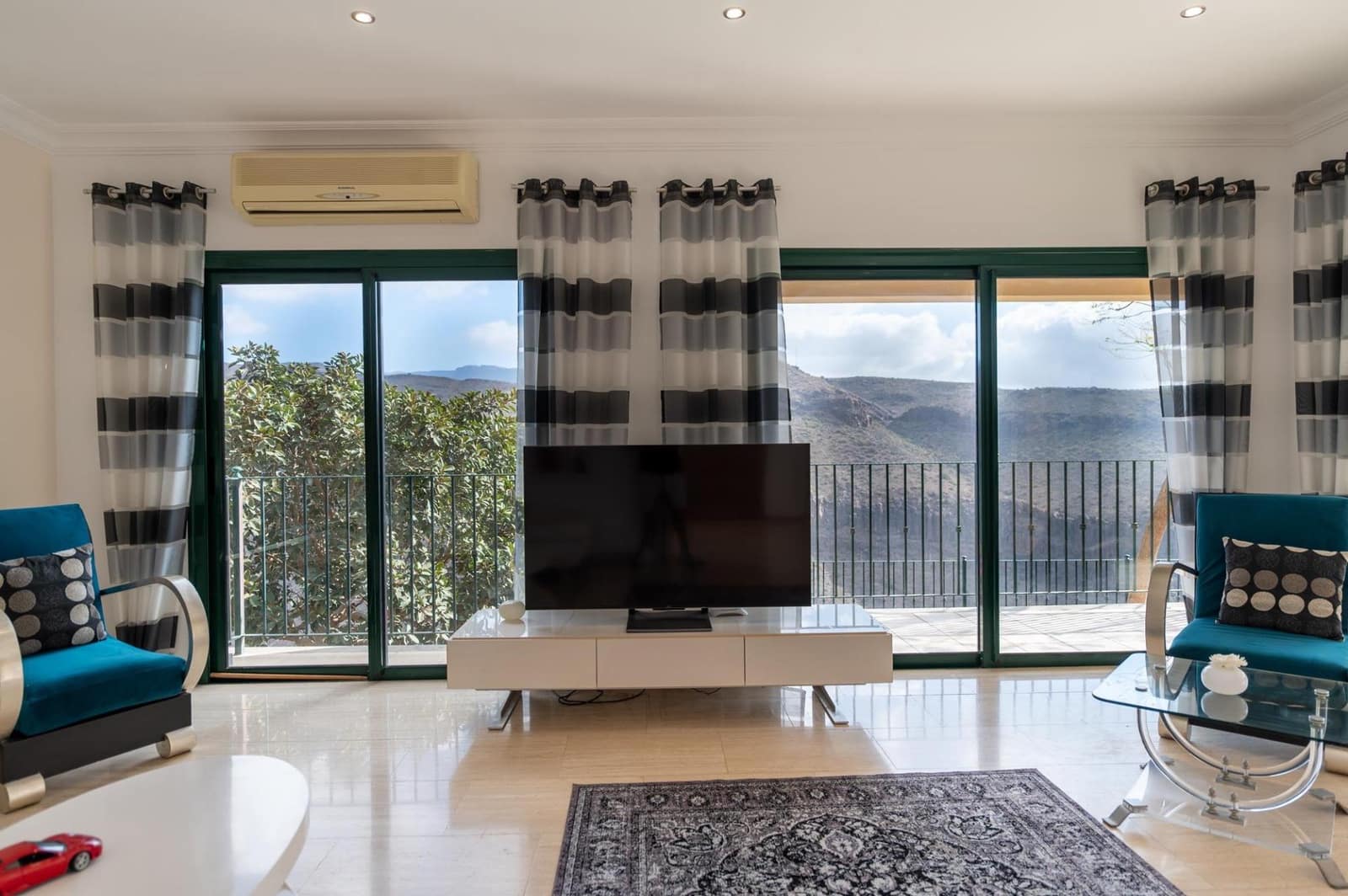 3 makuuhuone Huvila myytävänä paikassa San Bartolome de Tirajana mukana uima-altaan 
autotalli - 949 000 € (Ref: 9367520)