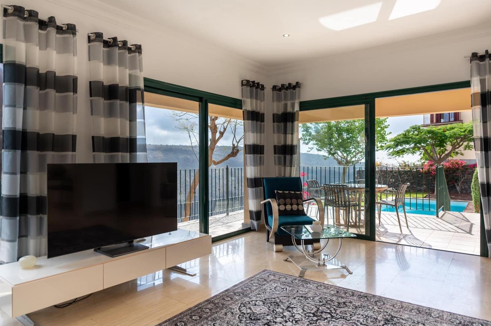 3 makuuhuone Huvila myytävänä paikassa San Bartolome de Tirajana mukana uima-altaan 
autotalli - 949 000 € (Ref: 9367520)