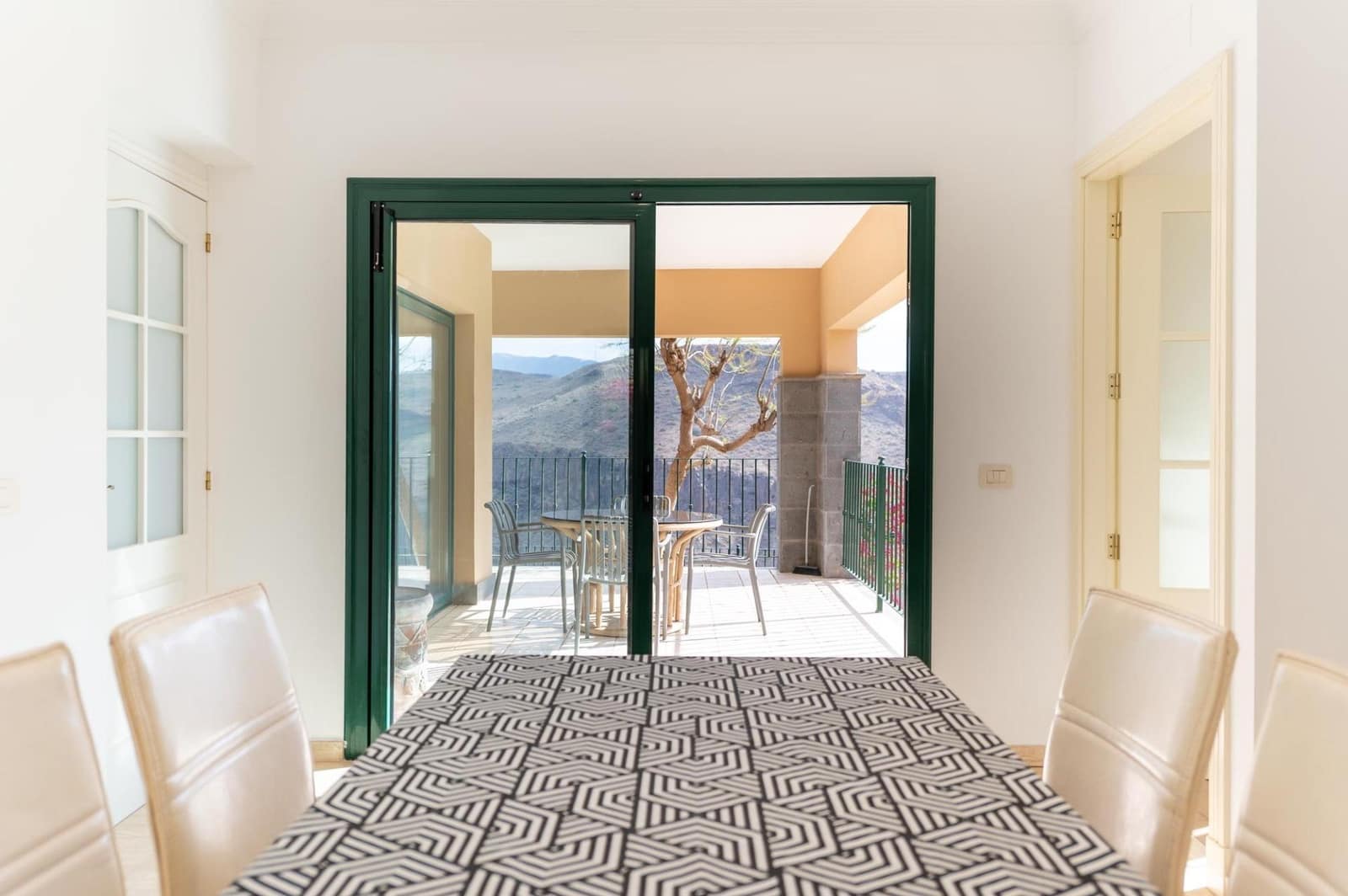 3 makuuhuone Huvila myytävänä paikassa San Bartolome de Tirajana mukana uima-altaan 
autotalli - 949 000 € (Ref: 9367520)