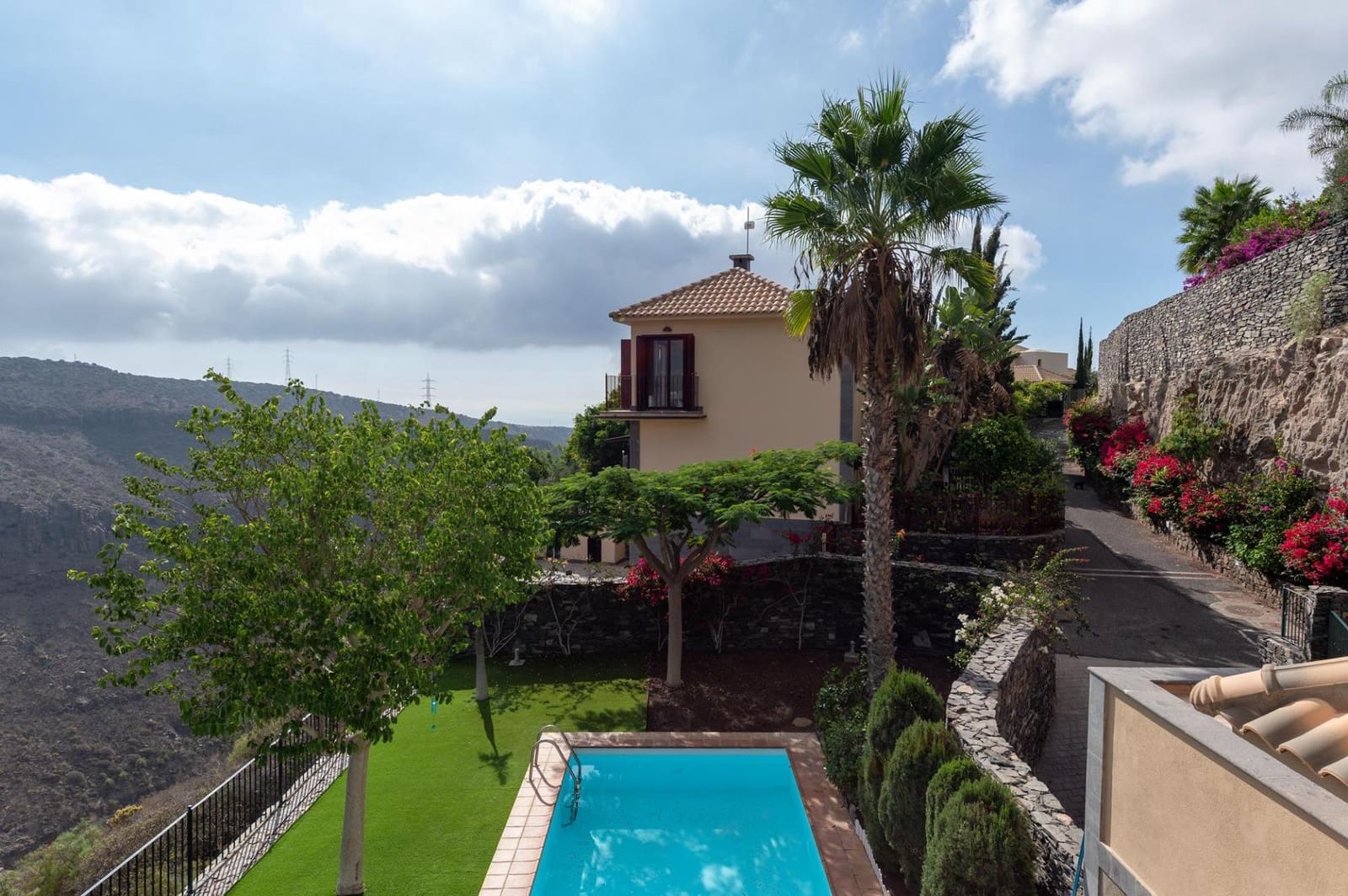 3 makuuhuone Huvila myytävänä paikassa San Bartolome de Tirajana mukana uima-altaan 
autotalli - 949 000 € (Ref: 9367520)