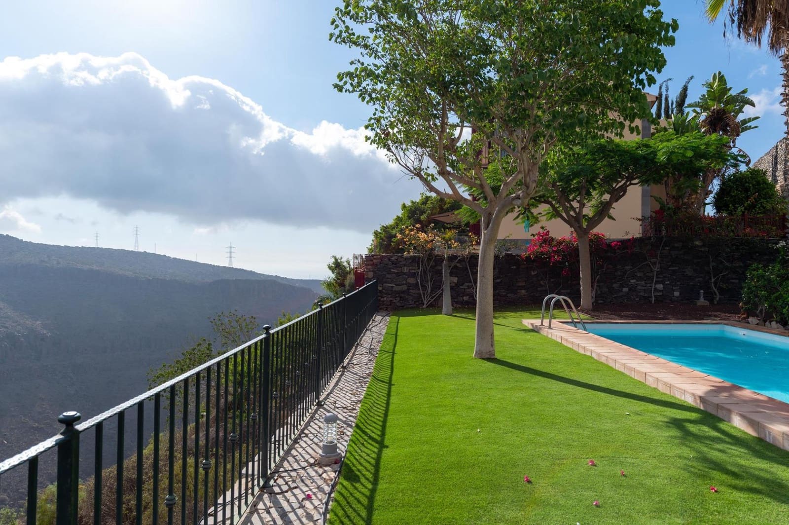 3 makuuhuone Huvila myytävänä paikassa San Bartolome de Tirajana mukana uima-altaan 
autotalli - 949 000 € (Ref: 9367520)