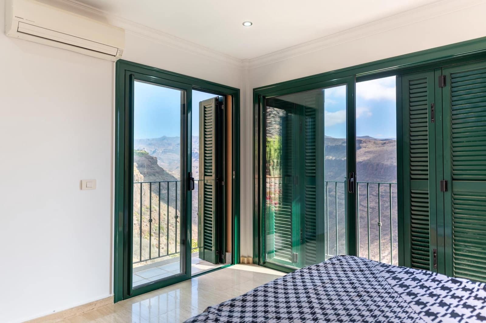 3 makuuhuone Huvila myytävänä paikassa San Bartolome de Tirajana mukana uima-altaan 
autotalli - 949 000 € (Ref: 9367520)