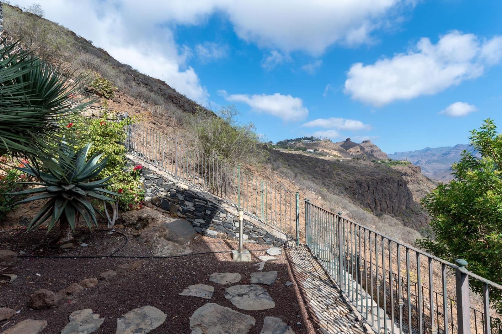 3 makuuhuone Huvila myytävänä paikassa San Bartolome de Tirajana mukana uima-altaan 
autotalli - 949 000 € (Ref: 9367520)