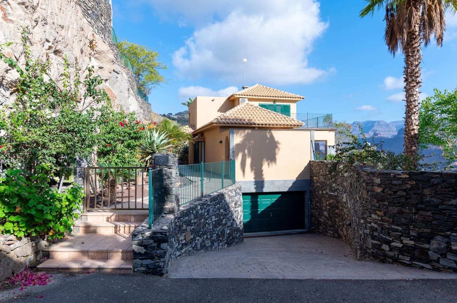 3 makuuhuone Huvila myytävänä paikassa San Bartolome de Tirajana mukana uima-altaan 
autotalli - 949 000 € (Ref: 9367520)