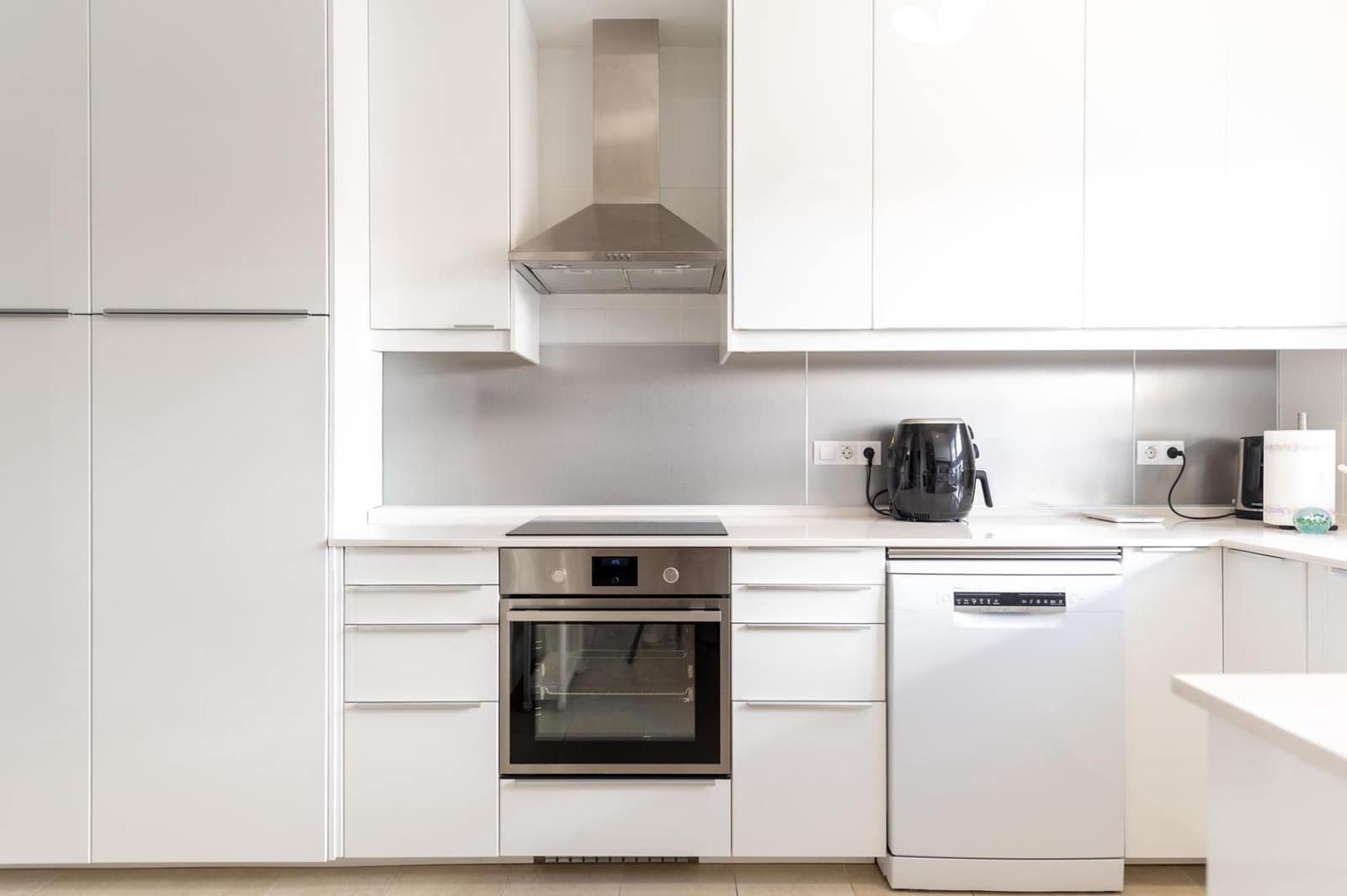 3 bedroom Apartment for sale in San Bartolome de Tirajana - € 440,000 (Ref: 9387929)