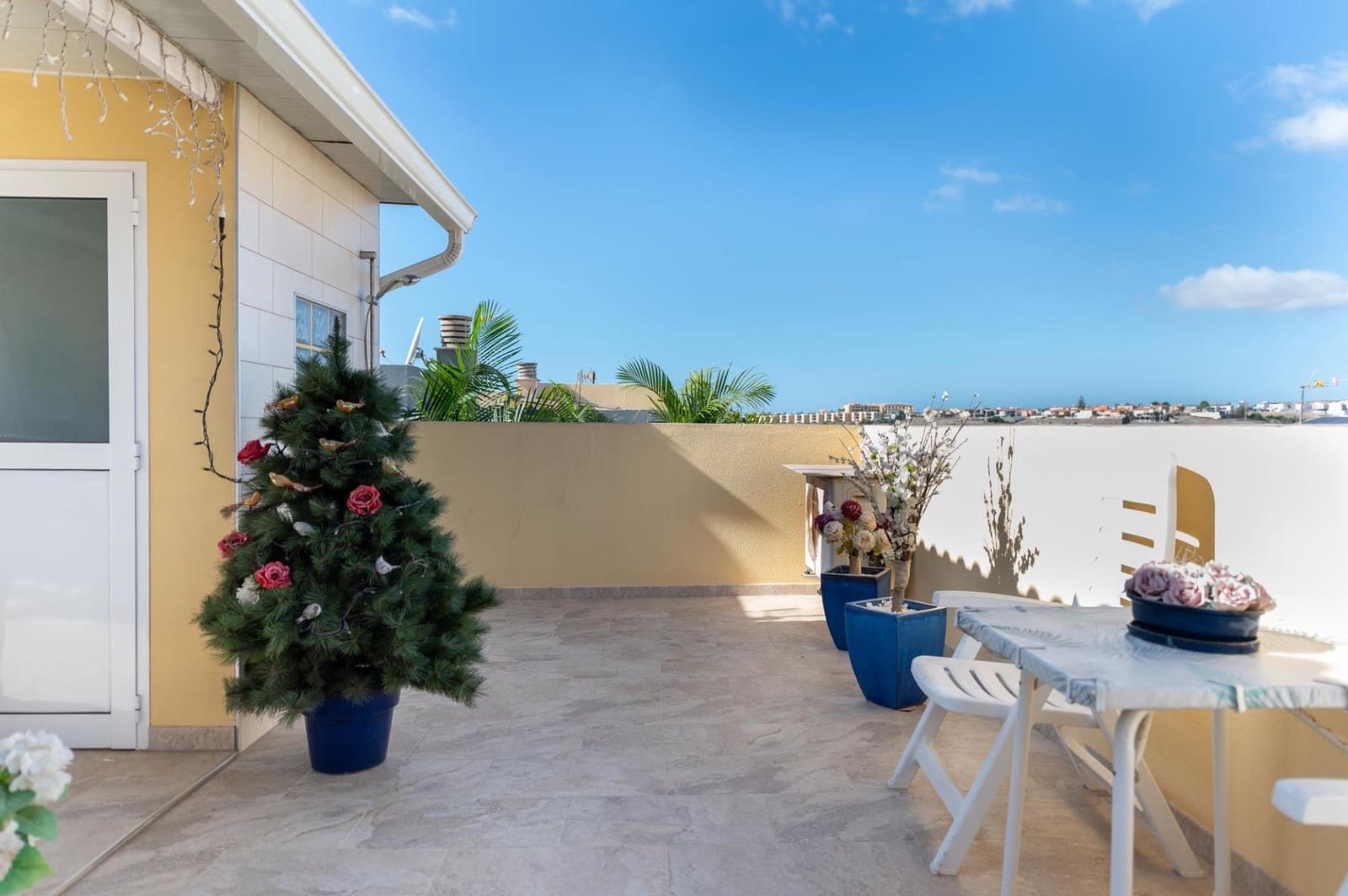 3 bedroom Apartment for sale in San Bartolome de Tirajana - € 440,000 (Ref: 9387929)