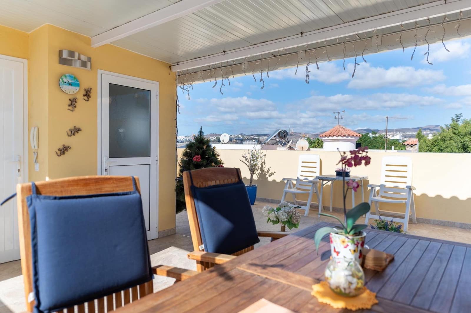 3 bedroom Apartment for sale in San Bartolome de Tirajana - € 440,000 (Ref: 9387929)