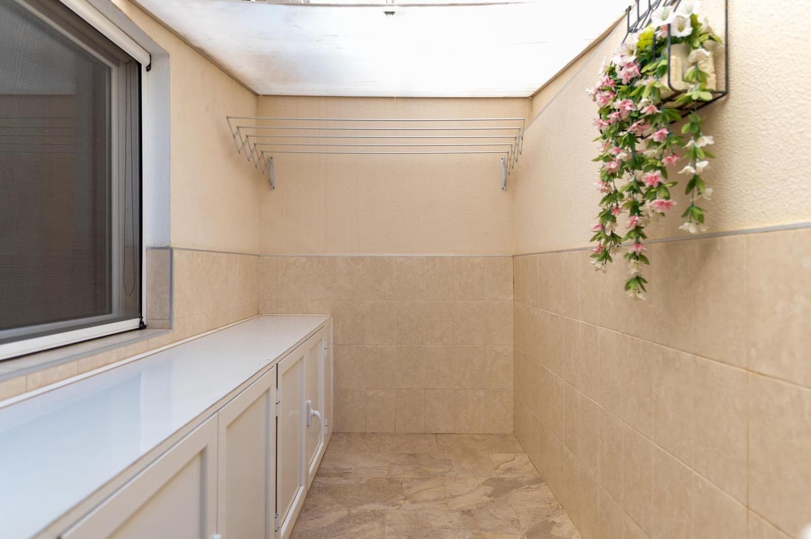 3 bedroom Apartment for sale in San Bartolome de Tirajana - € 440,000 (Ref: 9387929)