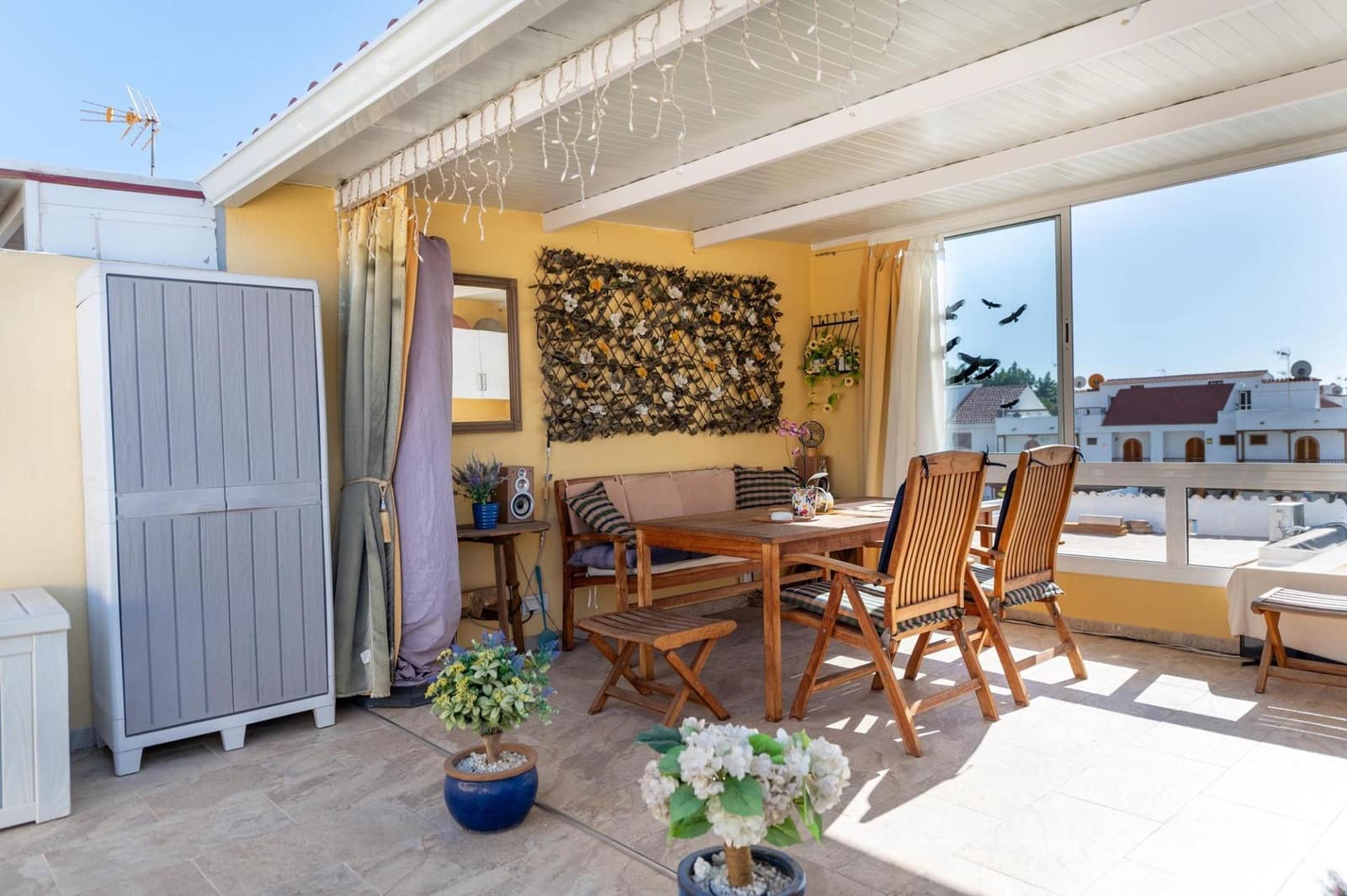 3 bedroom Apartment for sale in San Bartolome de Tirajana - € 440,000 (Ref: 9387929)