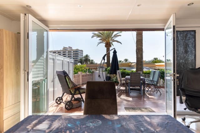 2 bedroom Bungalow for sale in Playa del Inglés, San Bartolomé de Tirajana with pool - € 350,000 (Ref: 9433432)