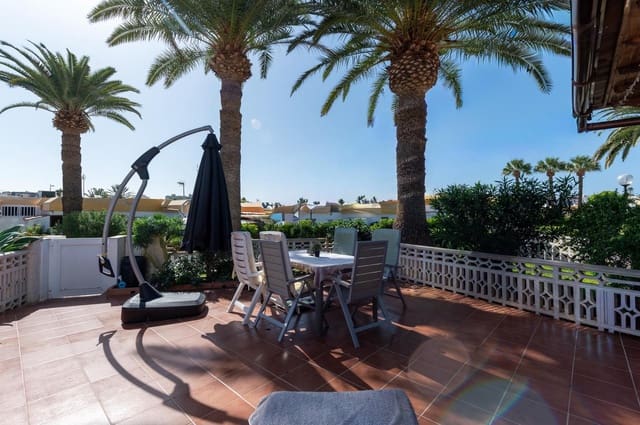 2 bedroom Bungalow for sale in Playa del Inglés, San Bartolomé de Tirajana with pool - € 350,000 (Ref: 9433432)