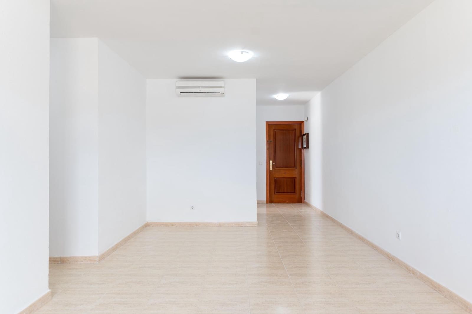 4 bedroom Flat for sale in San Bartolome de Tirajana - € 298,000 (Ref: 9483528)