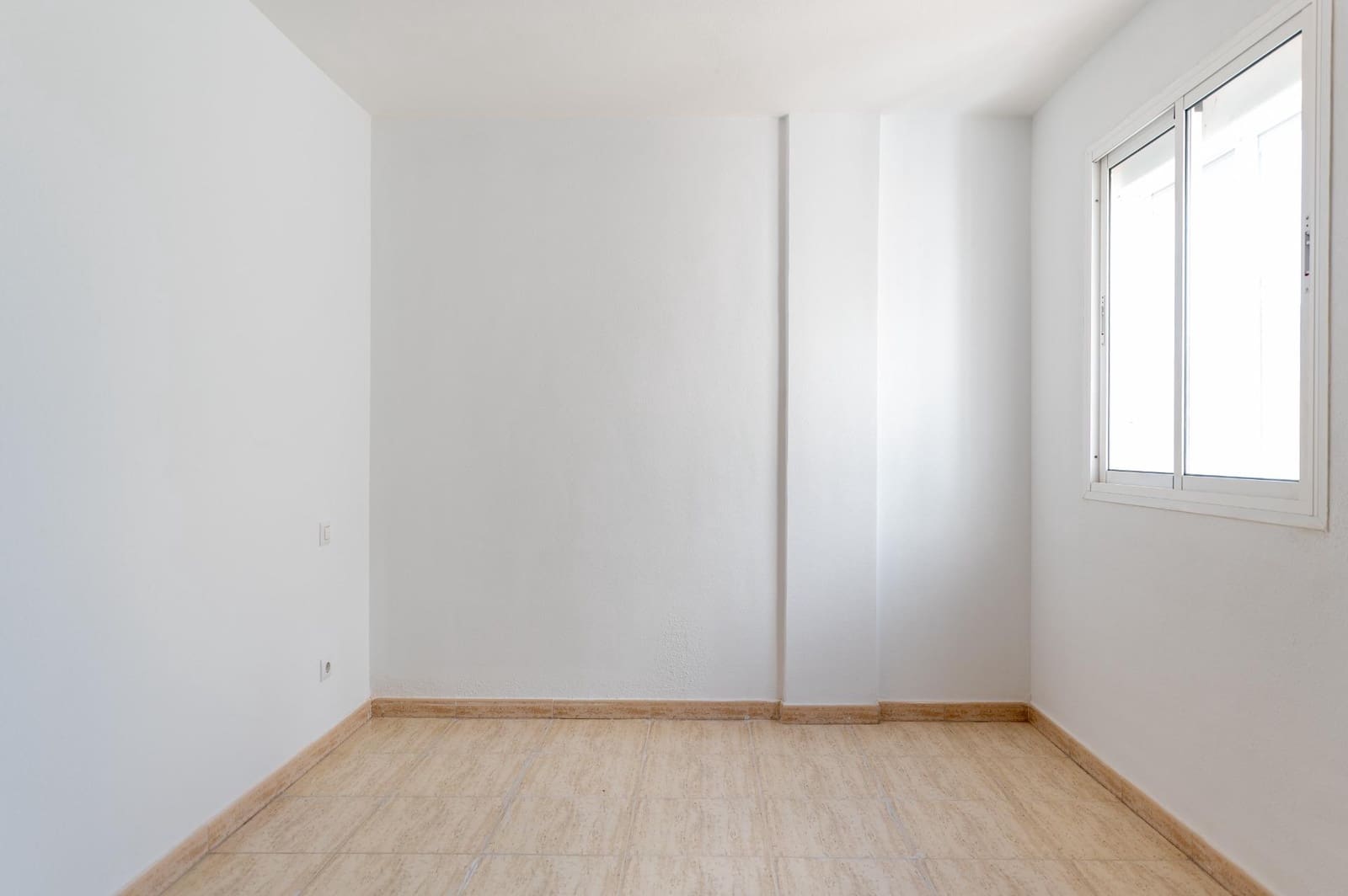 4 bedroom Flat for sale in San Bartolome de Tirajana - € 298,000 (Ref: 9483528)