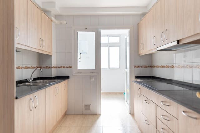 4 makuuhuone Asunto myytävänä paikassa San Bartolomé de Tirajana - 298 000 € (Ref: 9483528)